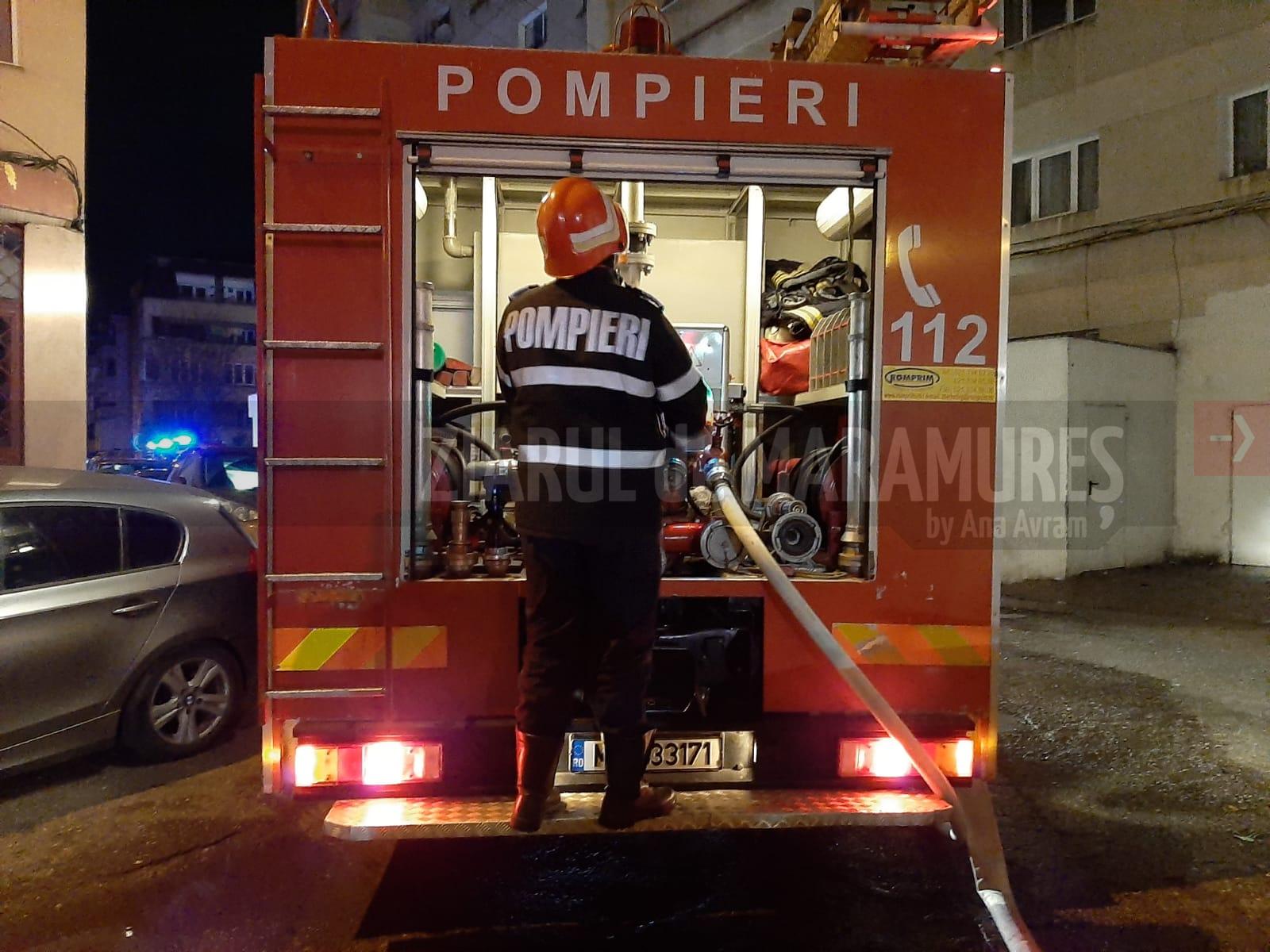 Mașină mistuită de flăcări la Sighetu Marmației. Pompierii au lichidat focul