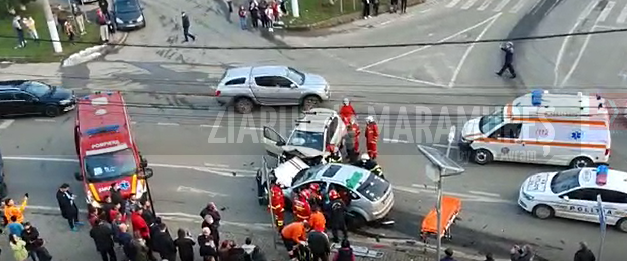 VIDEO-FOTO-Accident rutier în Baia Sprie cu o victimă încarcerată. Mai multe echipaje de intervenție s-au deplasat la fața locului