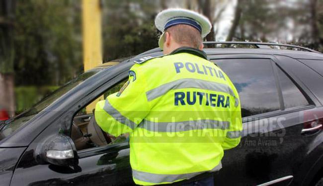 Polițiștii din Vișeu au verificat dacă șoferii sunt disciplinați în trafic. Cinci dintre ei au rămas fără certificate de înmatriculare, iar un conducător auto a rămas fără permis