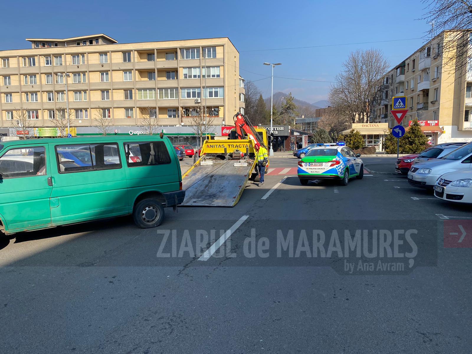 Polițiștii locali au ridicat cinci mașini abandonate de pe străzile George Coșbuc și Motorului, din Piața Revolutiei, dar și de pe Bulevardul Republicii