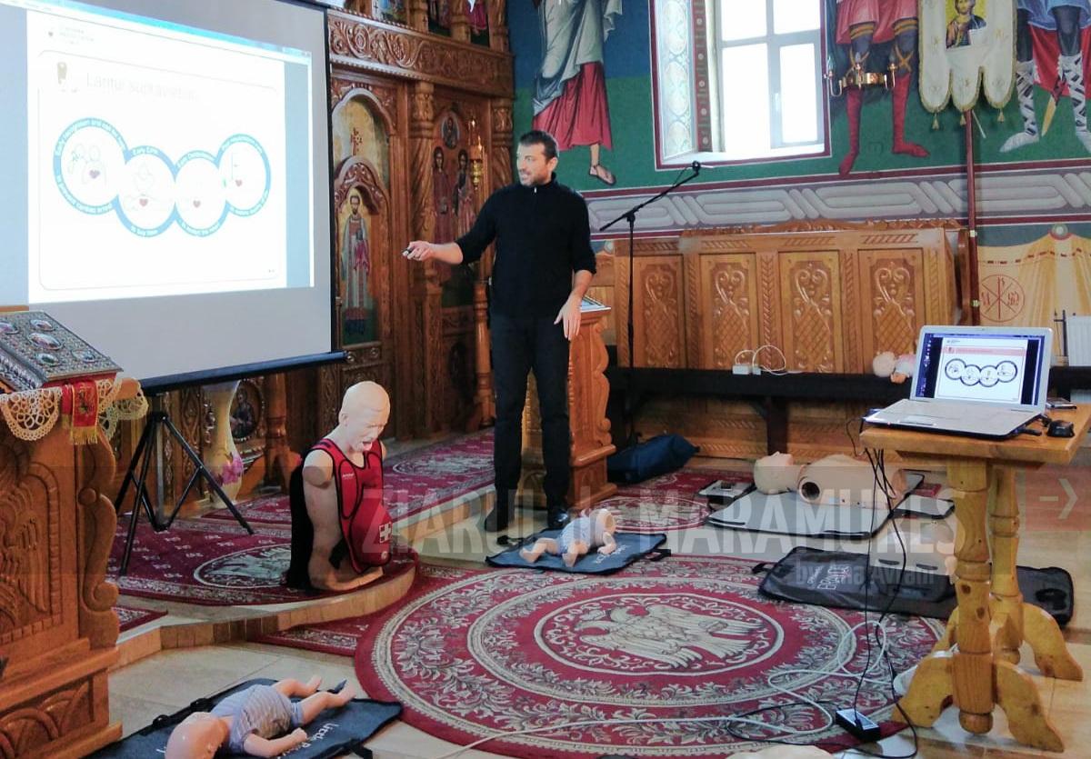 Vasile Vlașin susține cursuri de prim-ajutor pentru preoții și mirenii din episcopiile Maramureșului și Sălajului