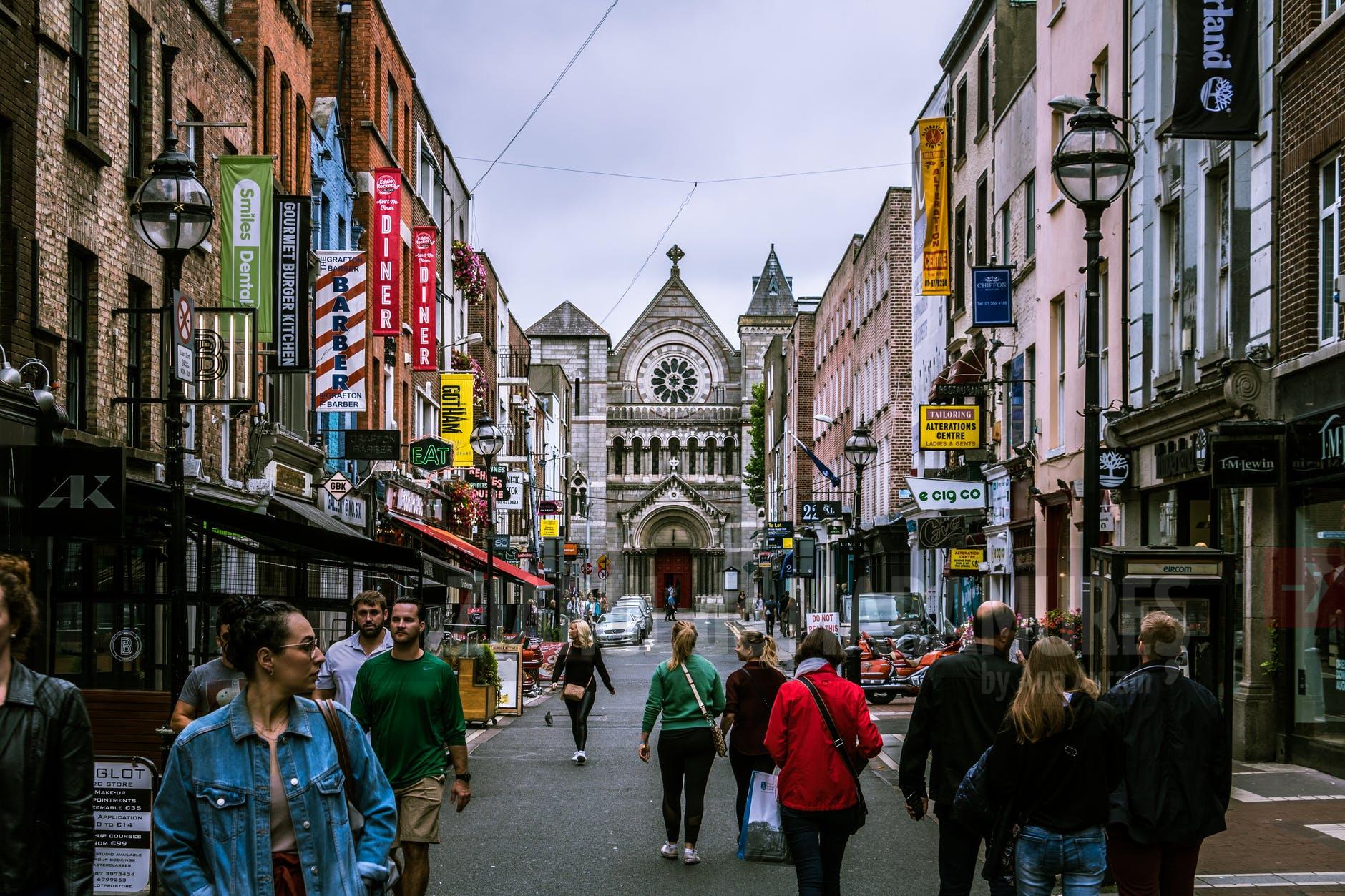 Irlanda include patru țări europene pe lista carantinei obligatorii în hoteluri