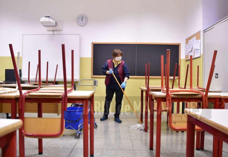 Italia va introduce testul de salivă în școli