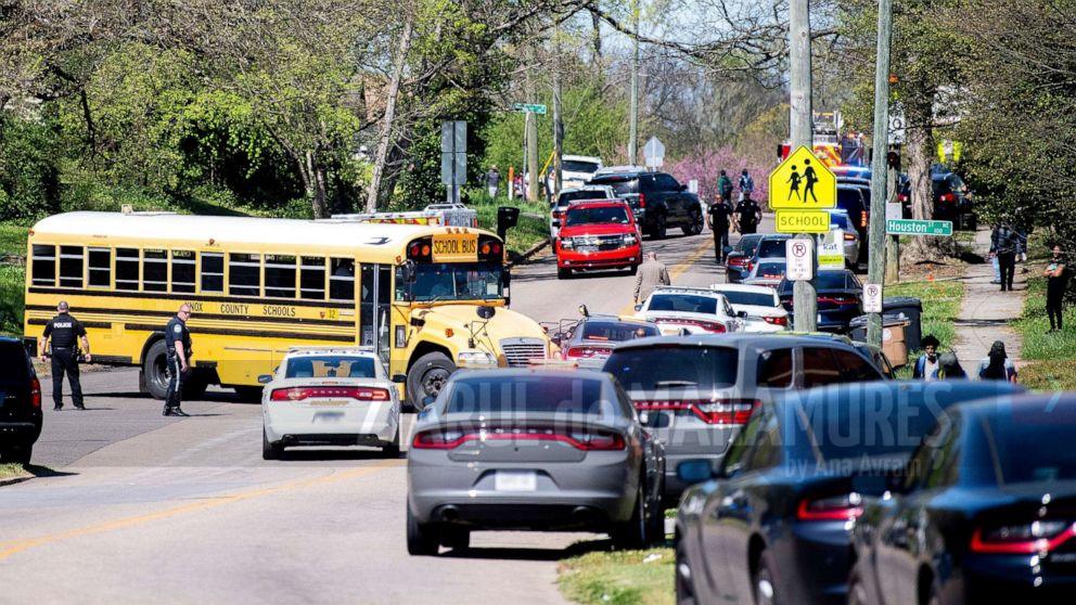 SUA-Mai multe persoane au fost împuşcate într-un liceu din Knoxville, Tennessee
