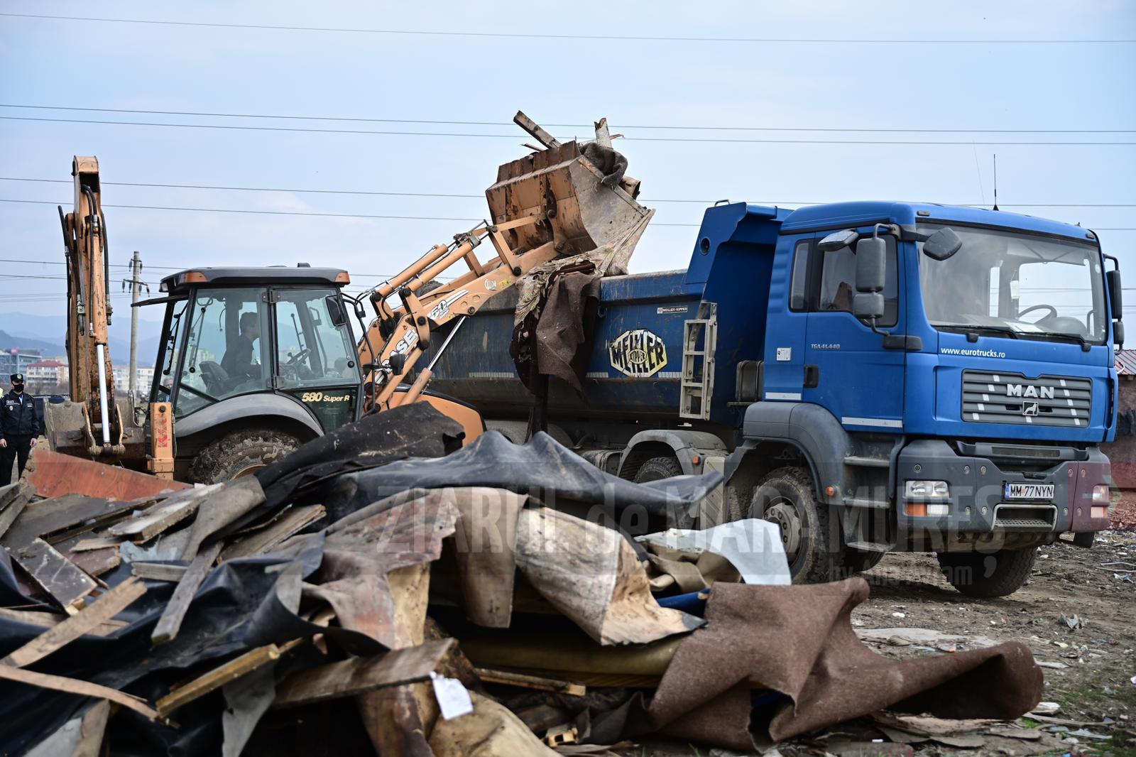 (VIDEO)Baia Mare: Șapte construcții și două anexe de pe PIRITĂ au fost demolate astăzi