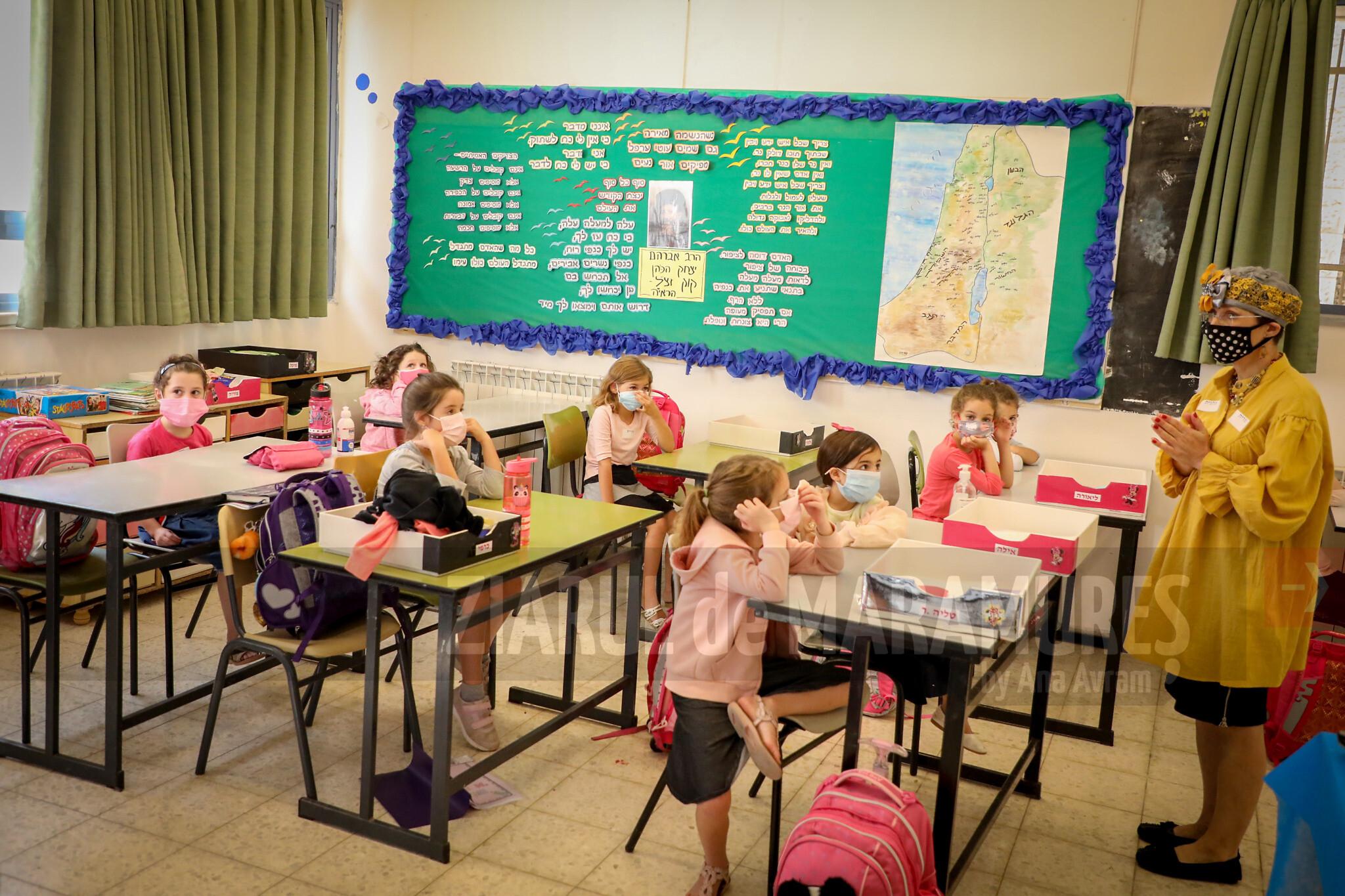 Elevii israelieni au revenit în şcoli, odată cu consolidarea măsurilor sanitare
