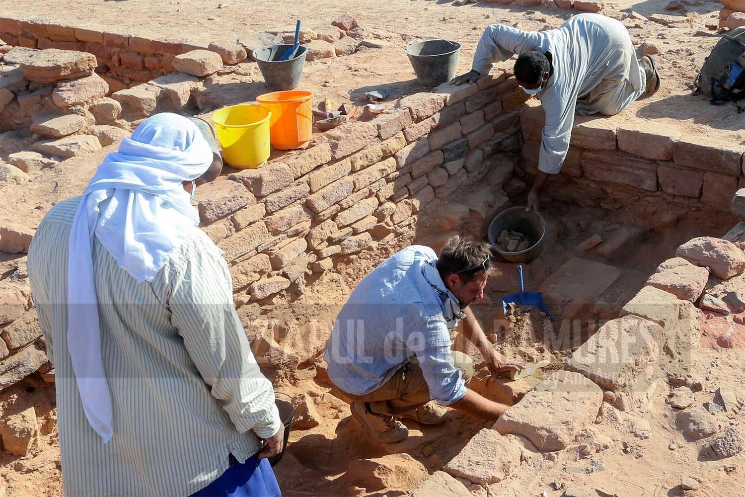 O echipă de arheologi excavează vestigiile unor ”regate uitate” în Arabia Saudită