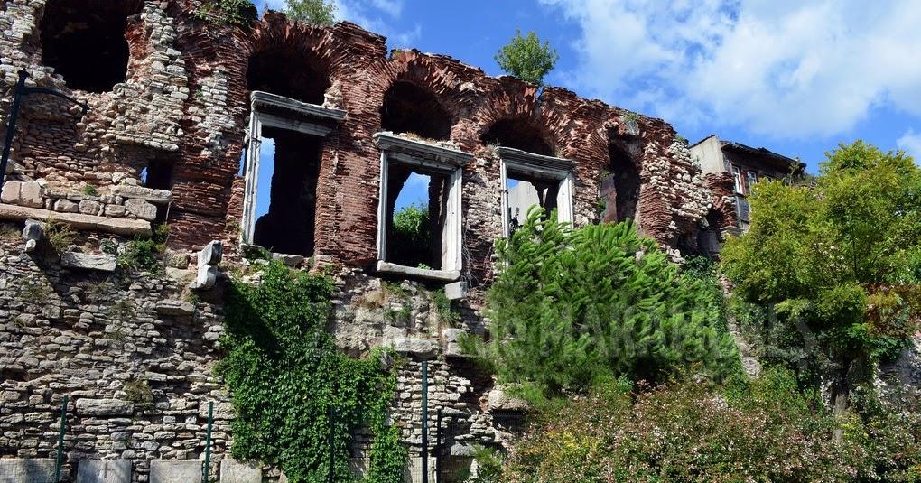 Șapte schelete din epoca bizantină, descoperite de arheologi în Palatul ...