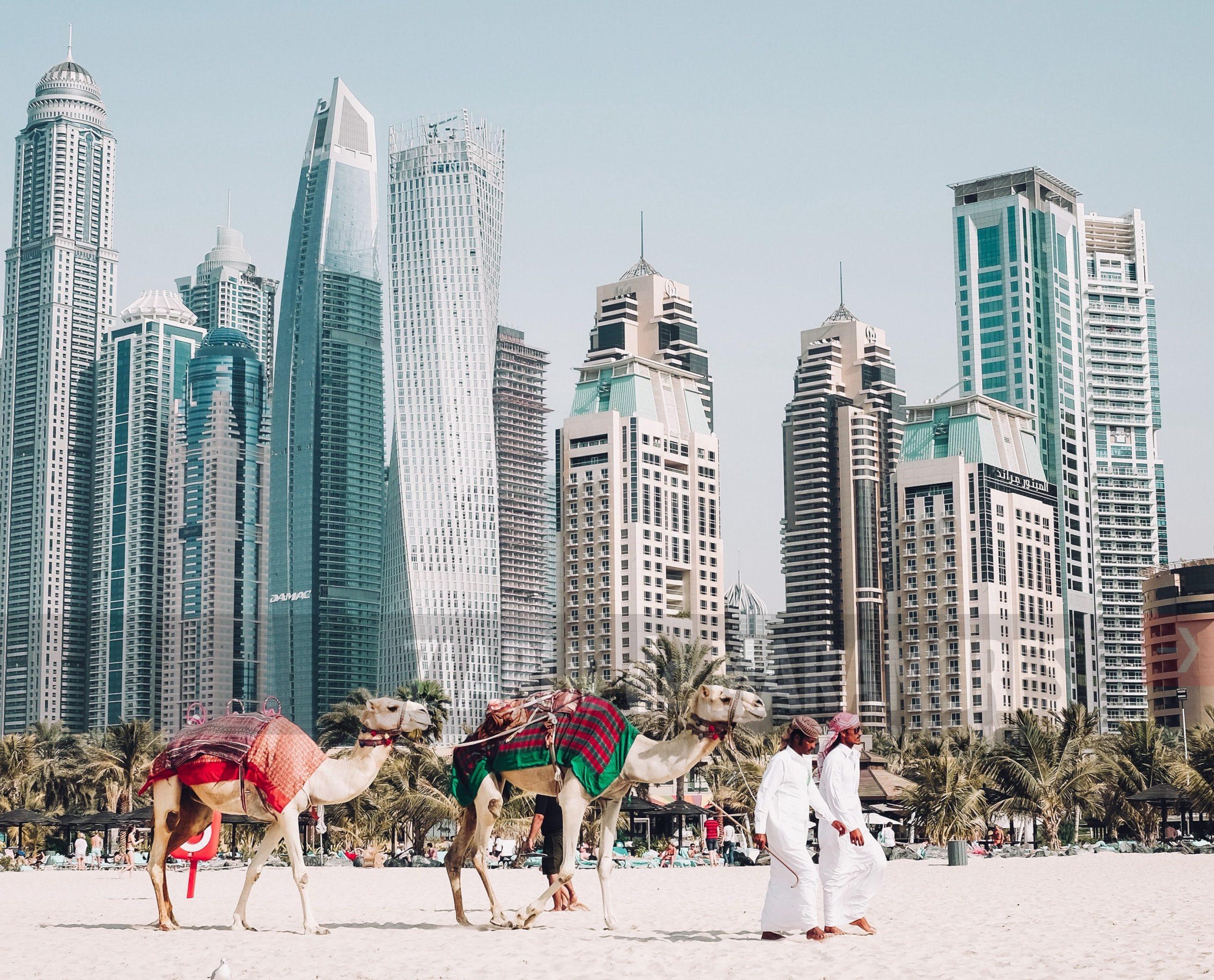 În Emiratele Arabe Unite săptămâna de lucru va fi de patru zile și jumătate