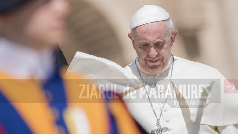 Încoronare Charles/ Papa Francisc a dăruit relicve din Sfânta Cruce pentru procesiunea de încoronare
