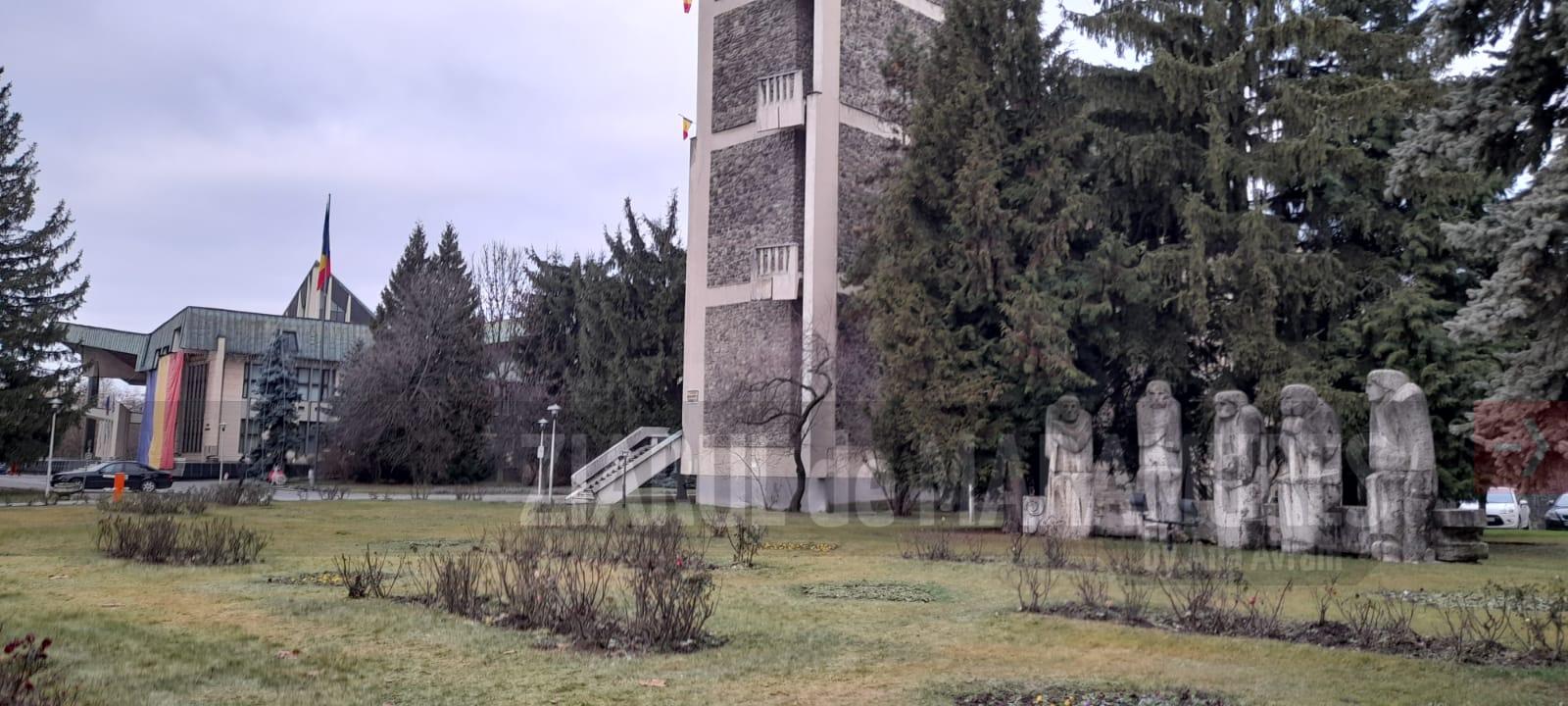 Miting autorizat în fața Prefecturii Maramureș pentru susținerea familiei Petre și Camelia Furdui