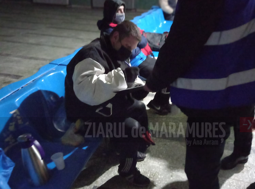 Șapte oameni fără adăpost, identificați aseară în stradă de polițiștii locali și angajații DAS Baia Mare