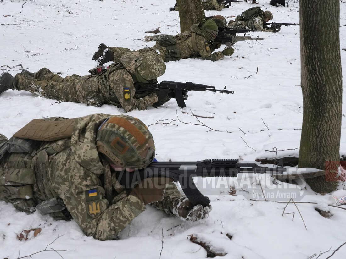 Ucraina îşi va suplimenta efectivele forţelor sale armate cu 100.000 pe o perioadă de trei ani