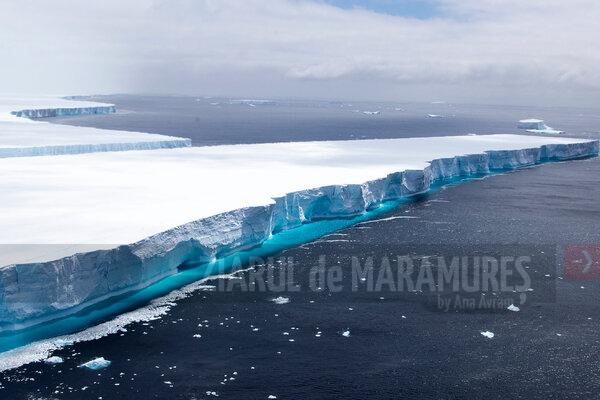 Antartica: Un bloc de gheață cu o suprafață cât cea a orașului Los Angeles s-a dezintegrat