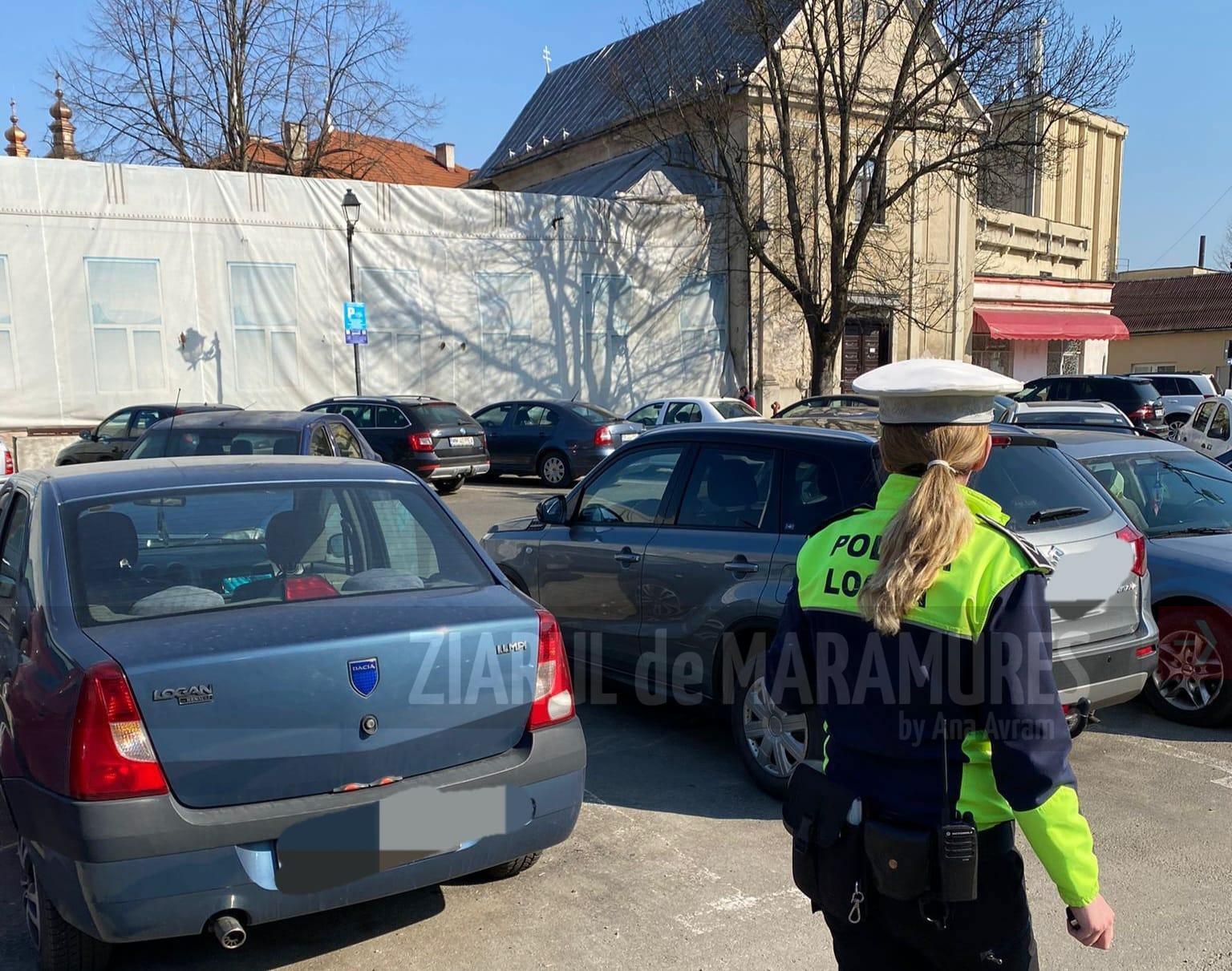 42 de înștiințări lăsate luni pe parbrizele șoferilor care nu au plătit staționarea în parcările publice cu plată din Baia Mare