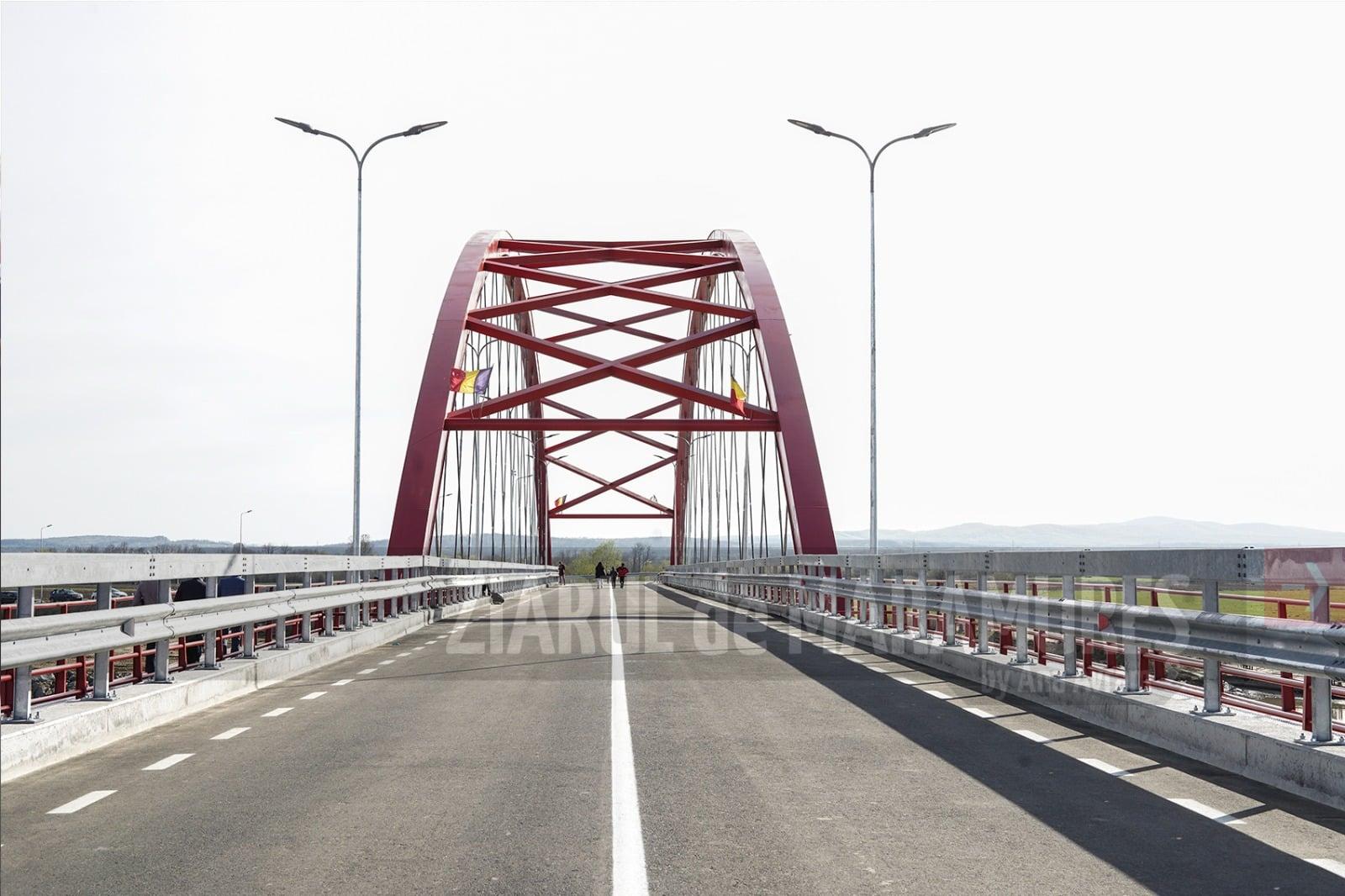 A fost inaugurat podul peste Someș care leagă orașul Seini de comuna Pomi