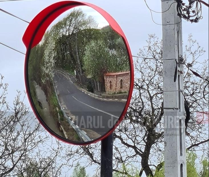Indicatoare și oglinzi rutiere montate pe arterele de circulație din Baia Sprie, Satu Nou și Chiuzbaia