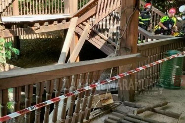 Italia: Zece persoane rănite după ce o scară din lemn s-a prăbuşit la un teatru din Roma