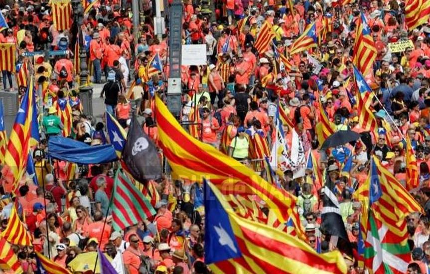 Spania: Zeci de mii de catalani au manifestat pentru independenţă