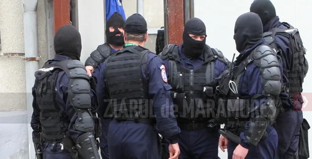 Percheziții la cămătarii din Hunedoara. 26 de persoane au căzut victime ale cămătarilor