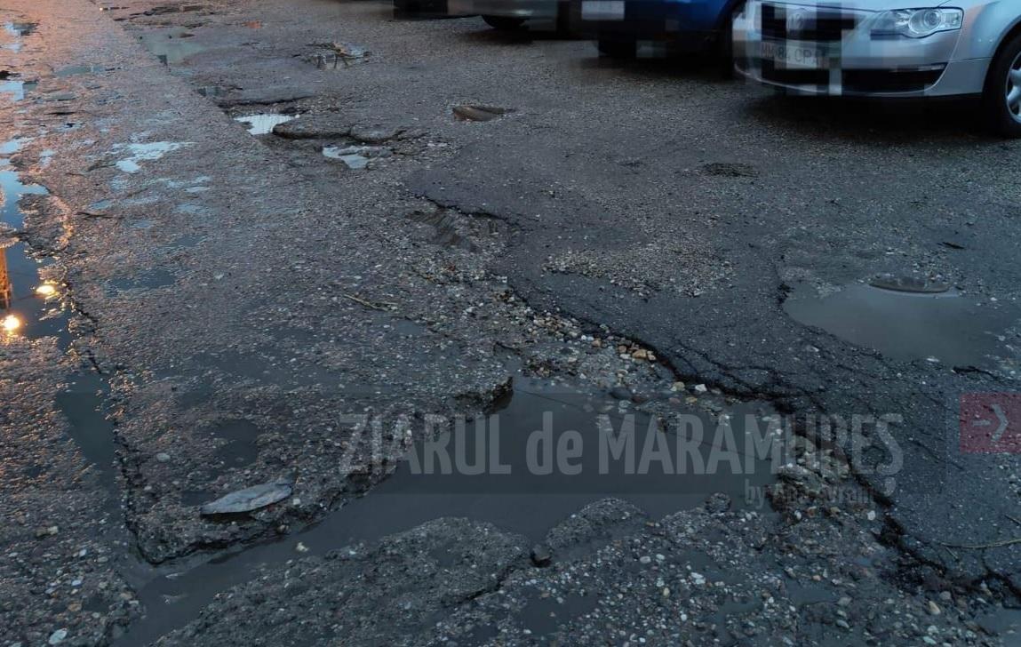 (FOTO)Macrameu ”asfaltic” pe str. Bucovinei și Victoriei din Baia Mare