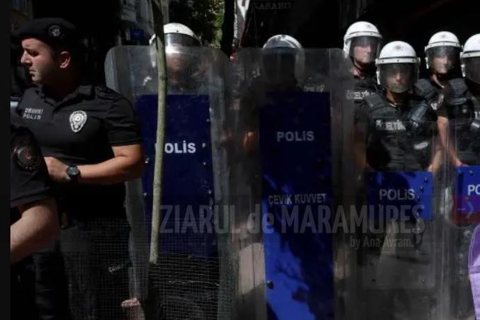 Turcia: Poliţia a intervenit în centrul oraşului Istanbul pentru a bloca Parada Trans Pride