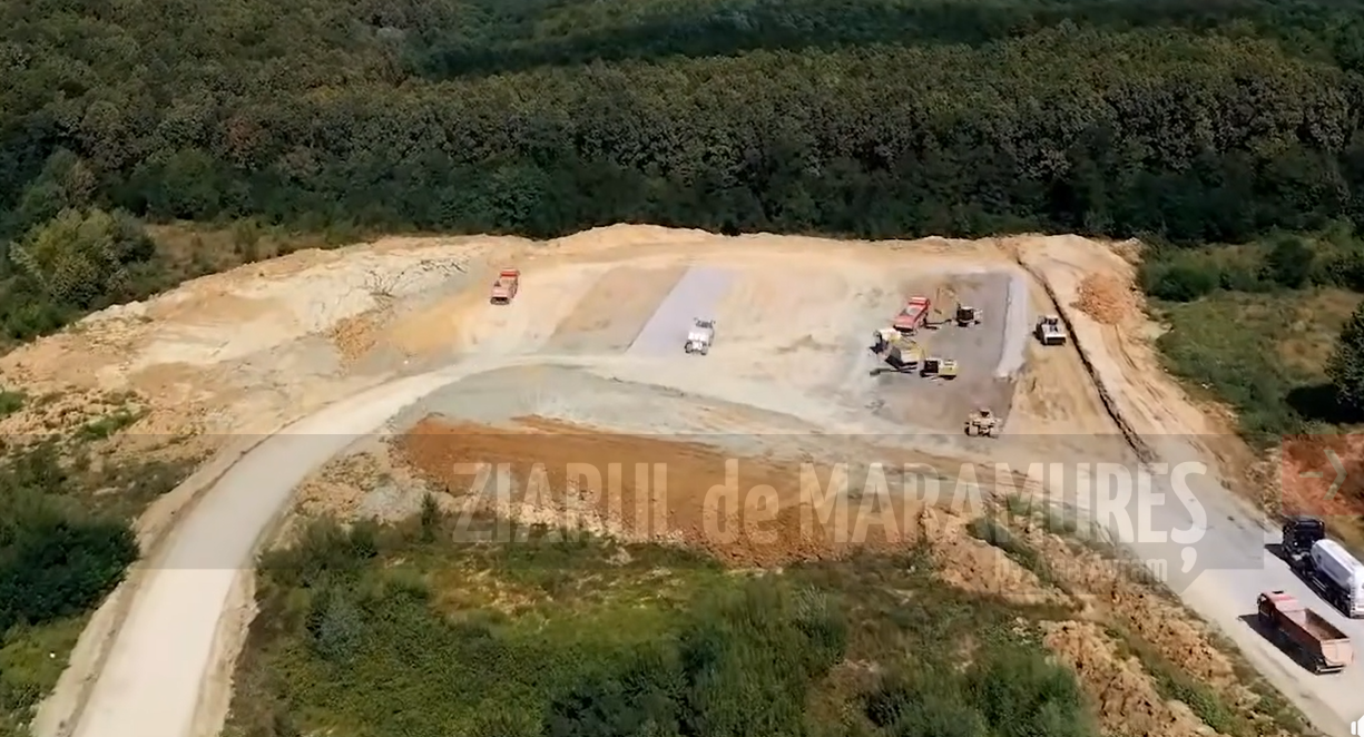 (VIDEO) Avansează lucrările la depozitul de deșeuri din Fărcașa