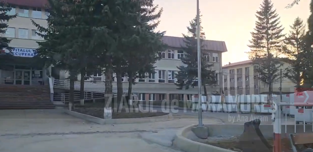 (VIDEO)Noi spații de parcare la Spitalul de Recuperare Borșa. Începe renovarea exterioară