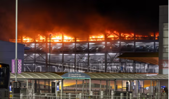 Marea Britanie: Toate zborurile suspendate la aeroportul Luton din Londra din cauza unui important incendiu