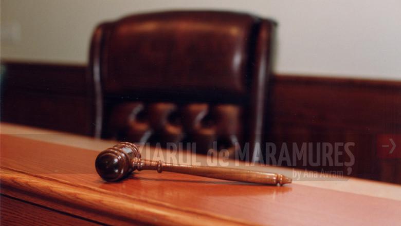 Un bărbat a fost condamnat la moarte pentru uciderea cineastului Dariush Mehrjui