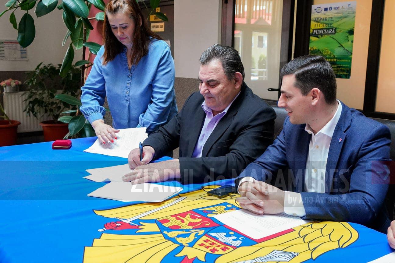 S-a semnat contractul pentru introducerea rețelei de gaz în comuna Coroieni