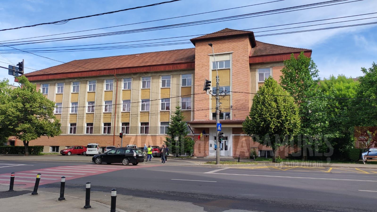 Funcționarii de la Arhivele Naționale protestează pentru salarii mai bune