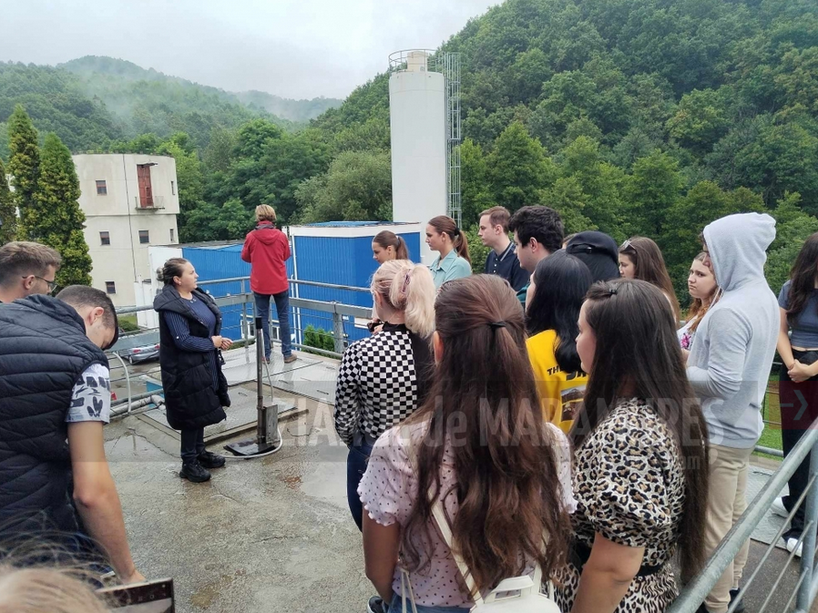 Studenții de la specializarea biologie au vizitat Stația de Epurare a apelor uzate și Stația de Tratare a apei din Baia Mare