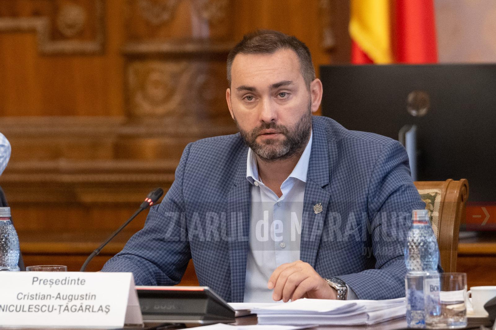 (VIDEO)Peste 250 de kg de mere din livada proprie și 160 de saltele noi, donate copiiilor din Galați de senatorul Cristian Niculescu Țâgârlaș