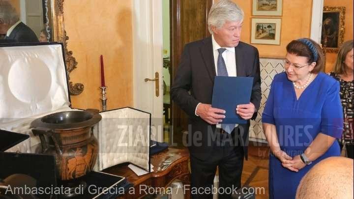 Nepotul unui fost premier italian a restituit Greciei un vas antic primit cadou de bunicul său