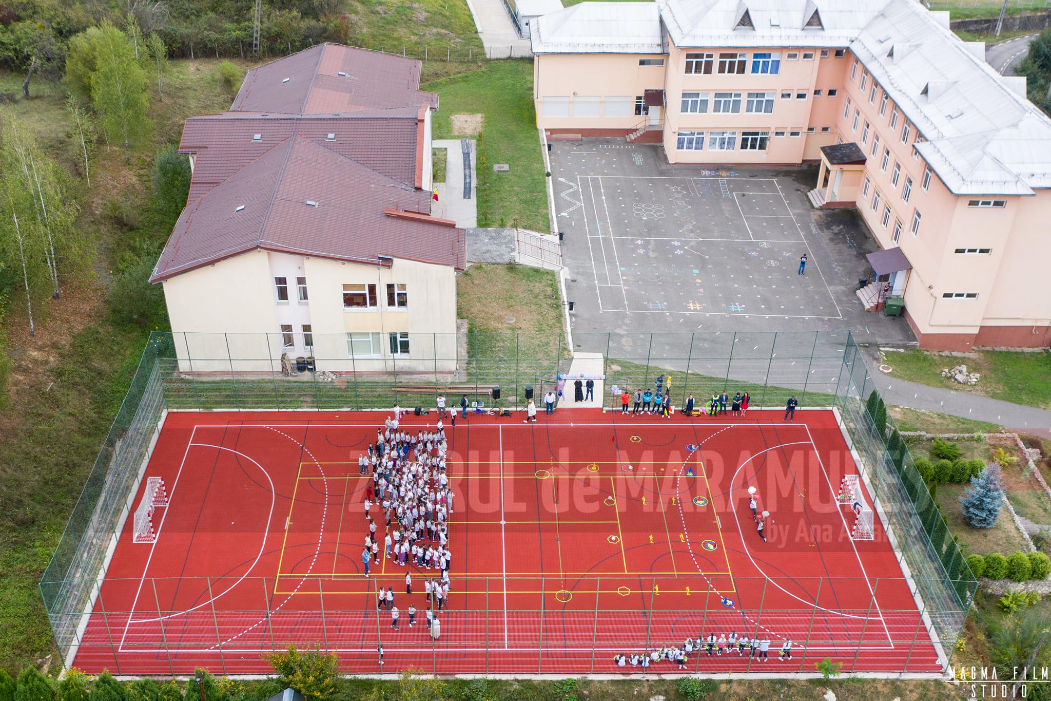 Școala Gimnazială din Baia Sprie are un teren de multisport nou. Terenul a fost realizat cu bani de la bugetul local