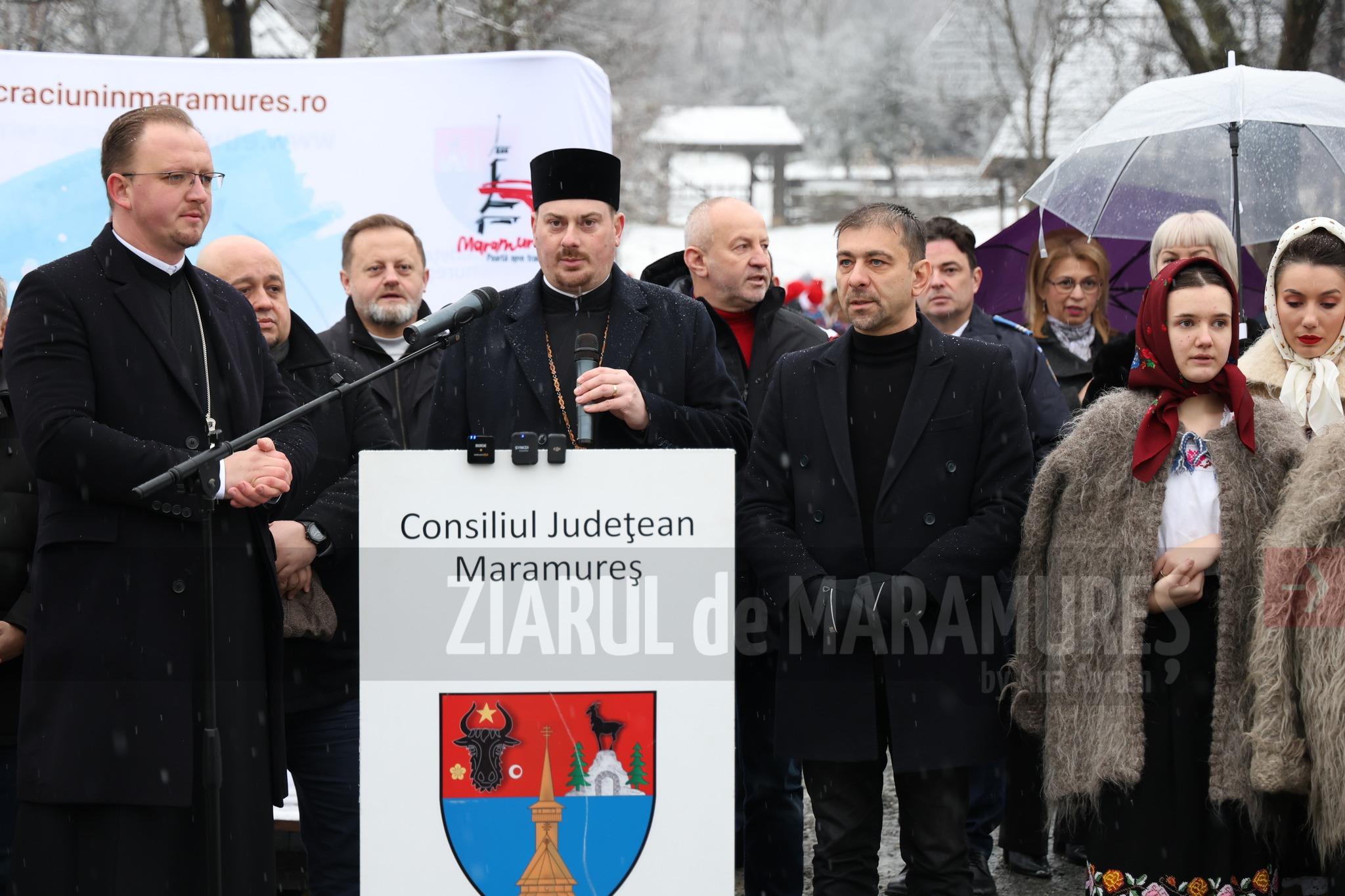 Muzeul satului și-a deschis porțile pentru colindători. Crăciunul în Maramureș reeditat în evenimentul ”Crăciun în Satu de pe Deal”