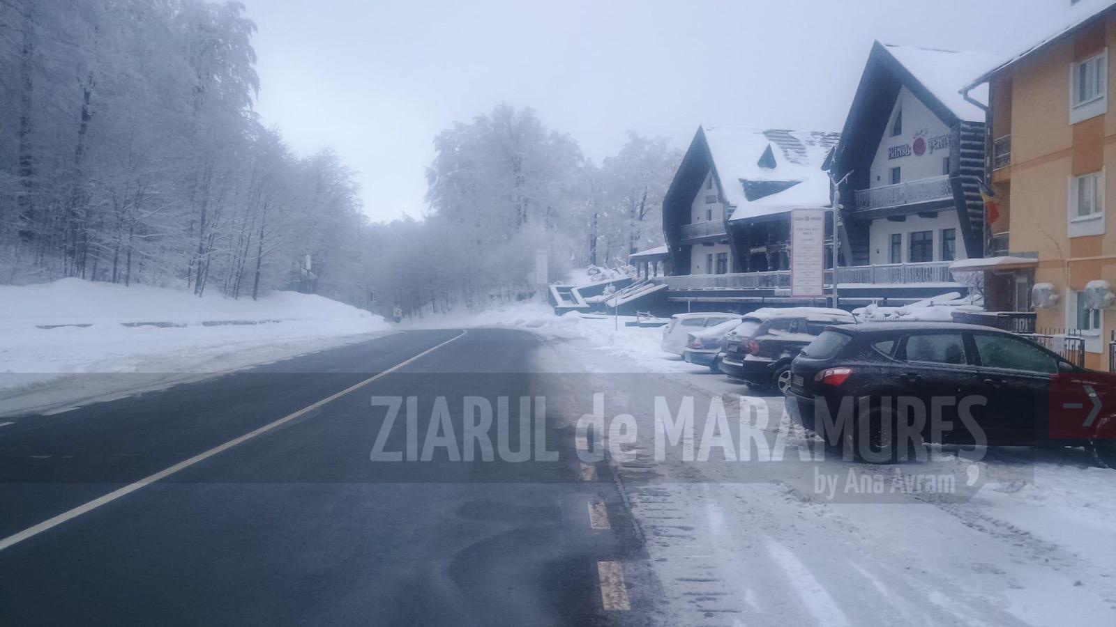 Info TRAFIC. 193 tone de material antiderapant răspândit pe drumurile naționale din Maramures. -8 grade C, la noapte