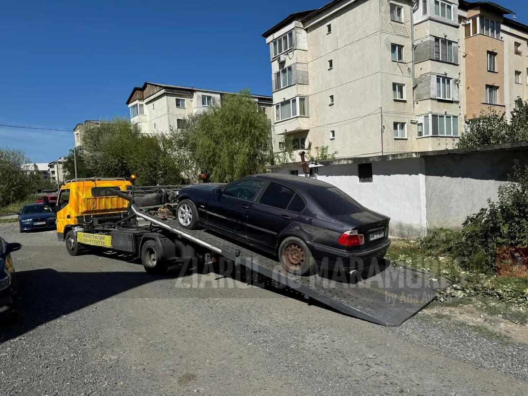 47 de autovehicule ridicate de polițiștii locali, de pe domeniul public al Municipiului Baia Mare