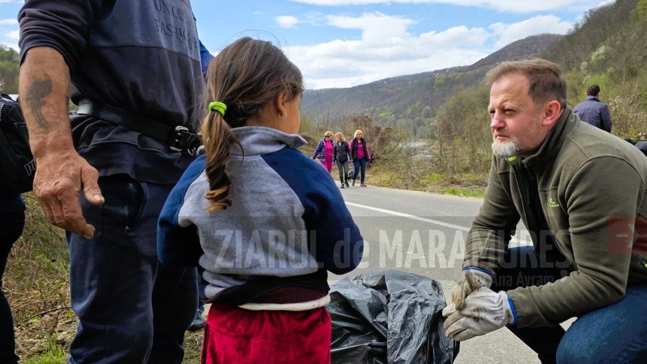 Ulmeni, o casă curată pentru toți: Prefectul Florian Salajeanu a dat startul unei ample campanii de ecologizare
