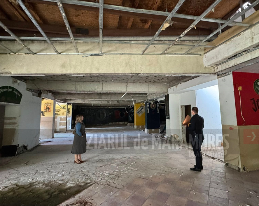 (Foto) Cinematograful Dacia: Ce se întâmplă acum cu această clădire uitată?