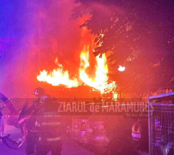 Incendiu devastator la Sighet: 100 de locatari evacuați dintr-un bloc de apartamente.