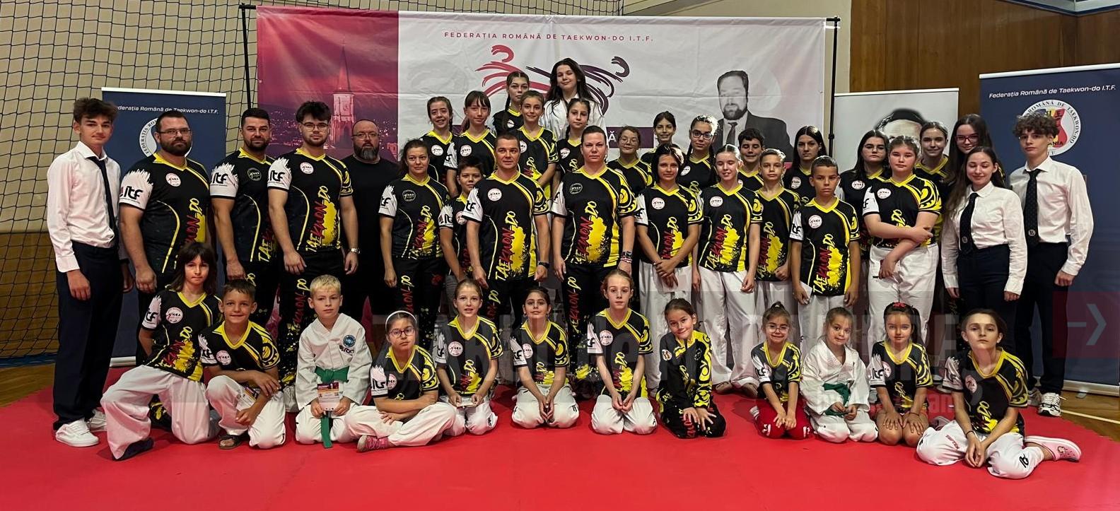 Sportivii lui Dan Goron s-au întors acasă cu 39 de medalii de la Cupa Memorială „Gyuri Mazsa” Taekwon-do I.T.F. din Cluj-Napoca