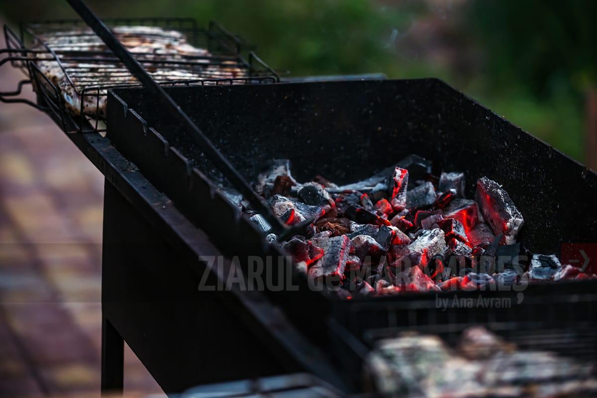 Cum păstrezi cărbunii de grătar pentru a-și menține puterea calorică?