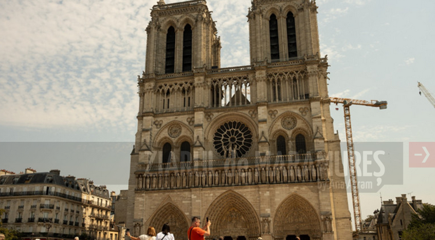 Turlele catedralei Notre Dame din Paris au fost redeschise pentru turiști