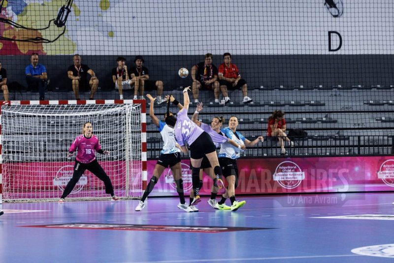 CSM București – CS Minaur Baia Mare: 34-33 (16-19)