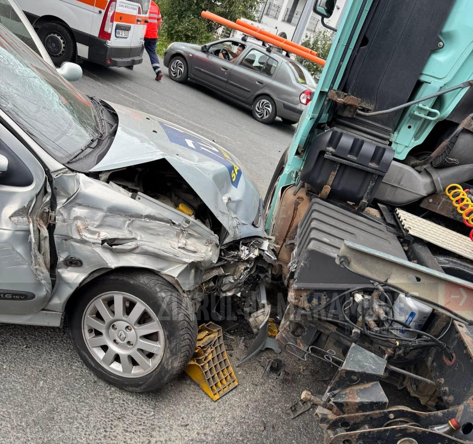 Două persoane au ajuns la spital, în urma producerii accidentului de la Seini