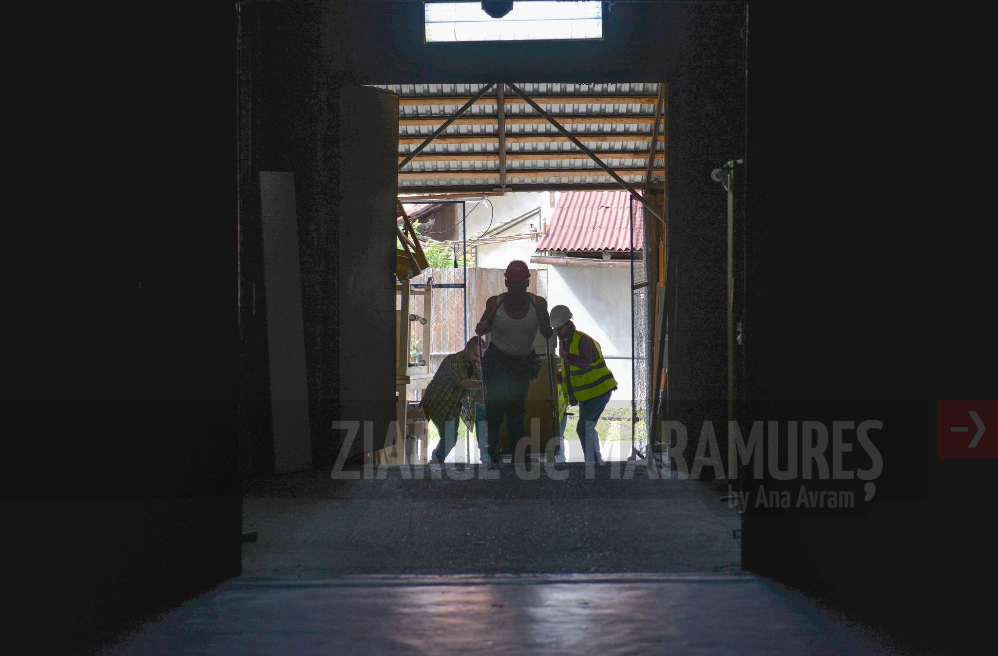 Săptămâna aceasta la teatru: ȘANTIER, regia artistică și dramaturgia Victor Olăhuț