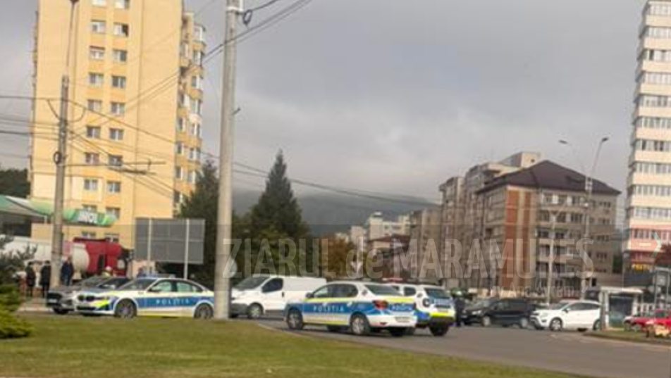 Semilună. Autospeciala BR lovită de un autoturism