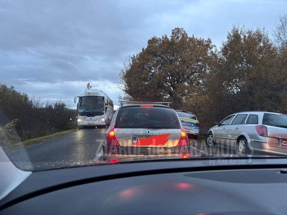 UPDATE. Accident Groși cu două autocare și un autoturism